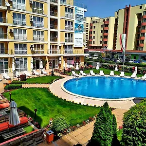 3* Aparthotel Flores Park