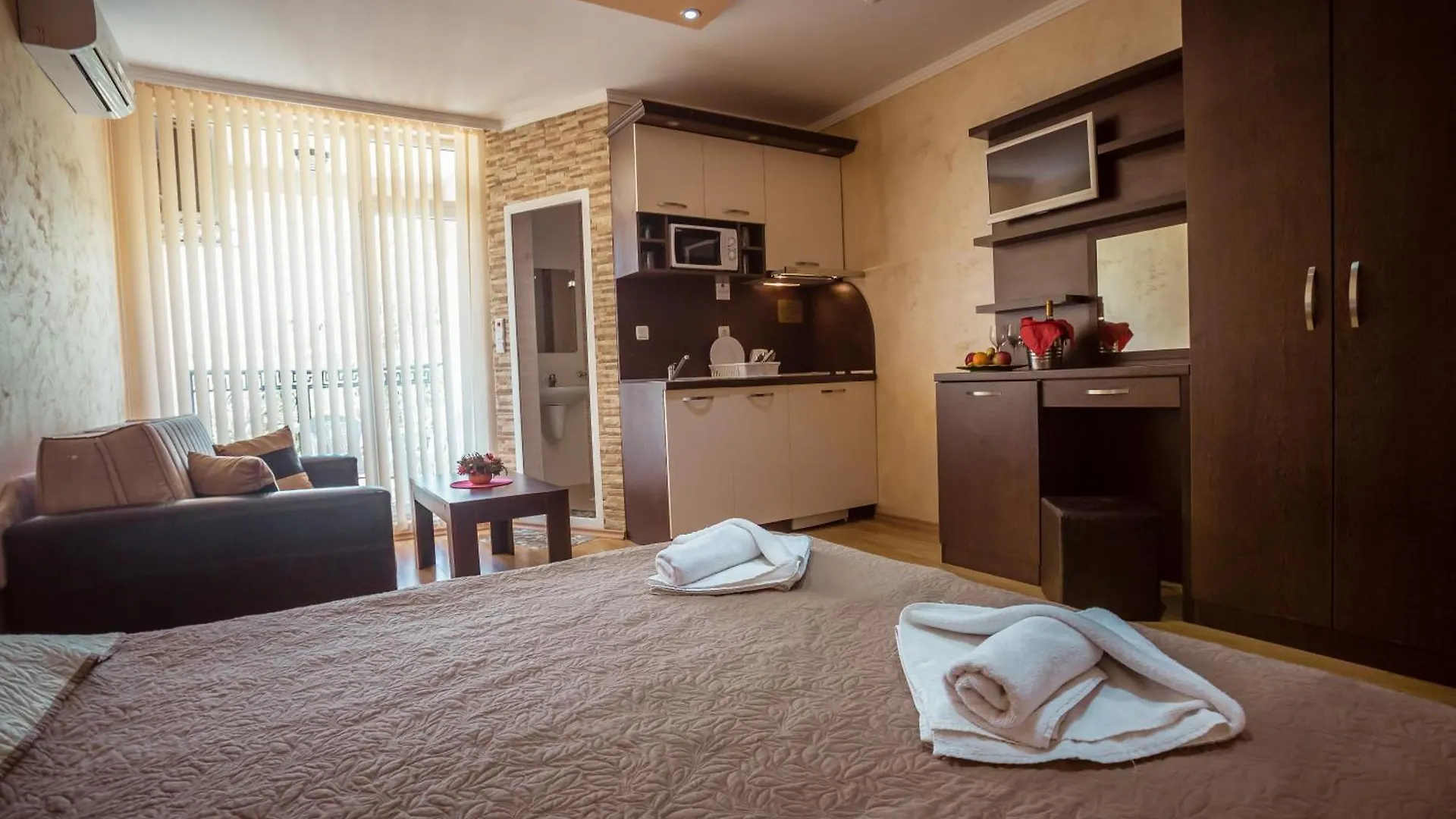 Biato Apartments Napospart Apartmanhotel